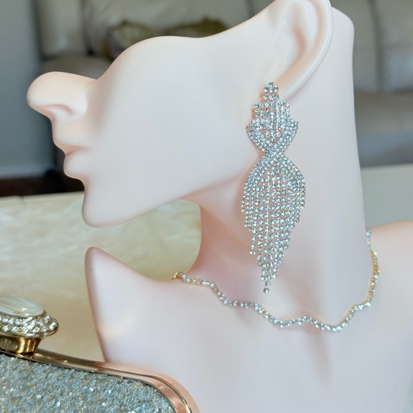 ⚜️ Chic Luxury Gold Crystal Drop Earrings - Picture 7 of 10